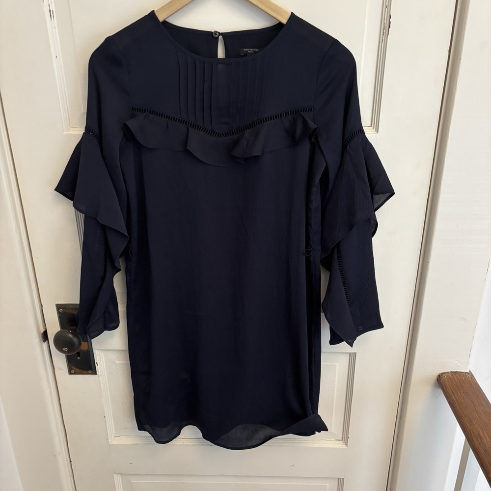 Ann Taylor Women's Navy Ruffled Long Sleeved Shift Dress Pleated Size 0P‎ $159